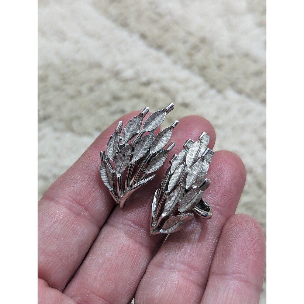Vtg Trifari Leaf Earrings Silver Tone Clip On Art Deco Style‎ Retro Vintage